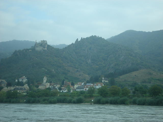 Danube Toward Melk 001.jpg
