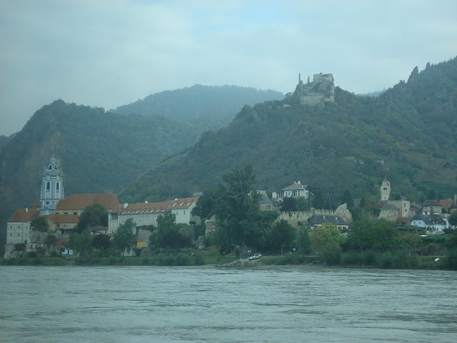 Danube Toward Melk 002.jpg