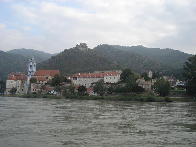 Danube Toward Melk 003.jpg