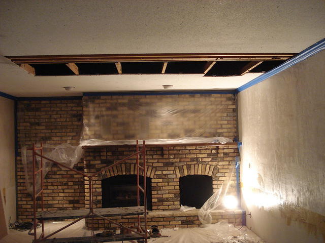 Family room _amp_ kitchen 010.JPG