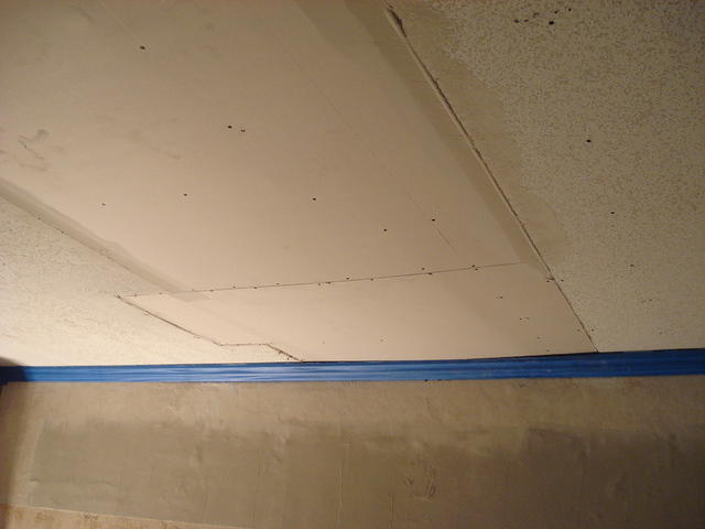 Family room _amp_ kitchen 015.JPG