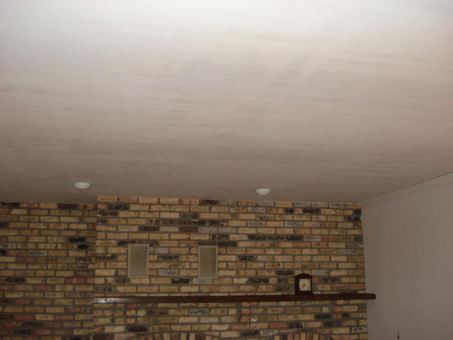 Family room _amp_ kitchen 030.JPG