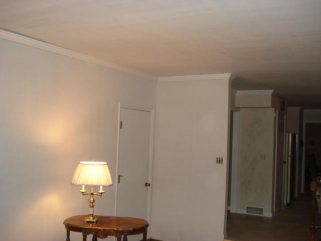 Family room _amp_ kitchen 031.JPG